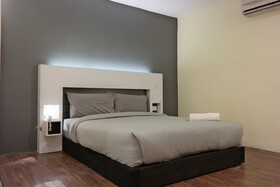 Summer Oscar Boutique Hotel