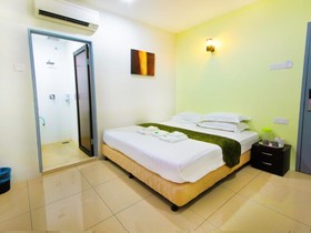 Green Hotel