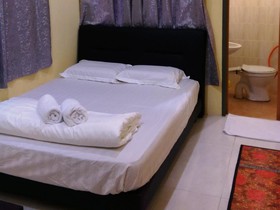 Anggun Beach Guest House