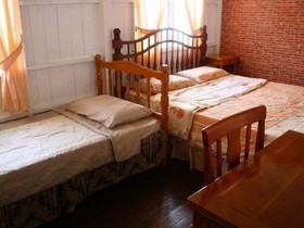 Emma Guest House Rumah Rendah