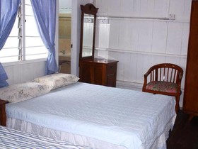 Emma Guest House Rumah Rendah