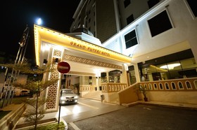 Grand Puteri Hotel