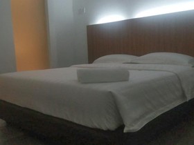 Place2Stay Gong Badak