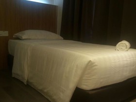 Place2Stay Gong Badak