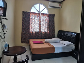 Raz Hotel by OYO Rooms