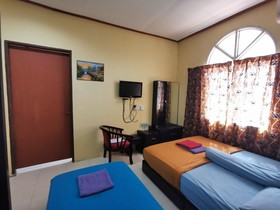 Raz Hotel by OYO Rooms