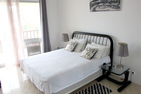 Rezz Aparthotel