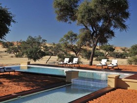 Intu Afrika Kalahari Zebra Lodge