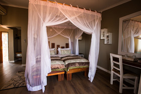 Kalahari Anib Lodge