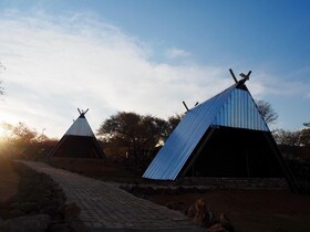 Tana Safaris Bush Camp