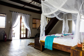 Hakusembe River Lodge