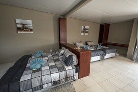 Ripley's Self-Catering Camp Windhoek
