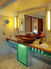 DoubleTree by Hilton Noumea Ilot Maitre Resort