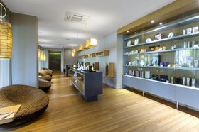 Hotel Chateau Royal Beach Resort & Spa