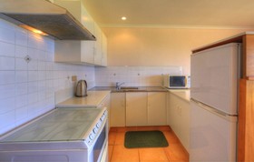 Islander Lodge Apartments