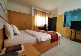 Joy House Hotel & Suites