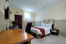 Joy House Hotel & Suites