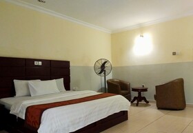 Joy House Hotel & Suites