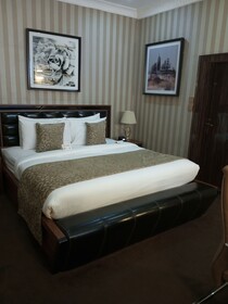 No 1 Hotel