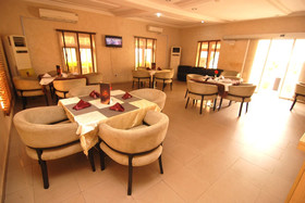 Pine Crest Exclusive Hotel & Suite