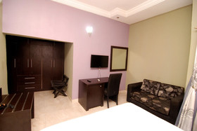 Pine Crest Exclusive Hotel & Suite