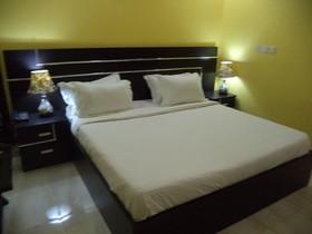 Pine Crest Exclusive Hotel & Suite