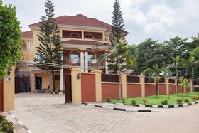 Royale Crown Villa Apartment