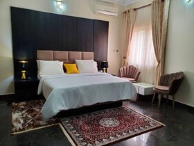 Royale Crown Villa Apartment