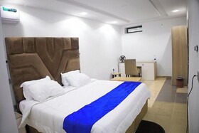 Hale Manor Exquisite