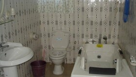 Hale Manor Exquisite