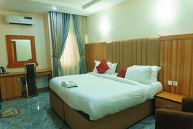Rolarz Premium Hotel & Suites