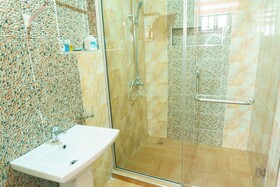 Rolarz Premium Hotel & Suites