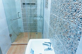 Rolarz Premium Hotel & Suites