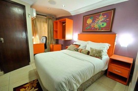 Jeromes Gardens And Suites