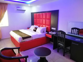 Chalon Suites
