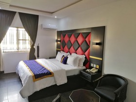 Chalon Suites