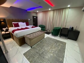 No 95 Suites & Apartment