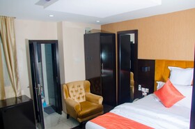 No 95 Suites & Apartment