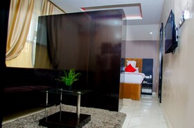 No 95 Suites & Apartment