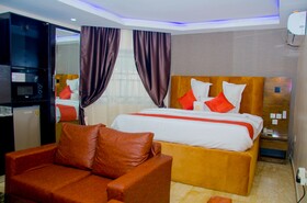 No 95 Suites & Apartment