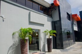 No 95 Suites & Apartment