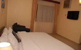 Zeina Suites