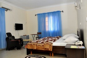 De Castle Luxury Home