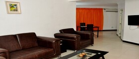 De Castle Luxury Home