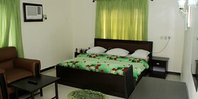 De Castle Luxury Home
