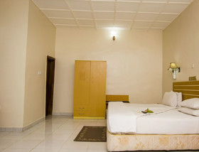 Eemjm Hotels And Suites