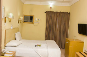 Eemjm Hotels And Suites