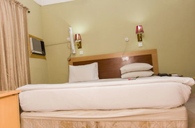 Eemjm Hotels And Suites