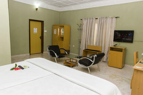 Eemjm Hotels And Suites