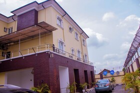 Umeralty Hotels And Apartments